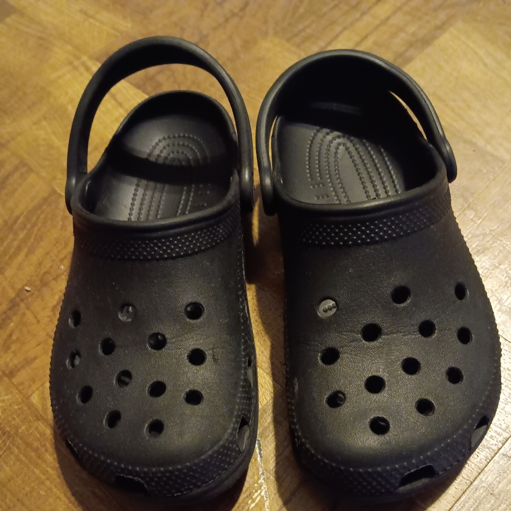 Crocs black like new